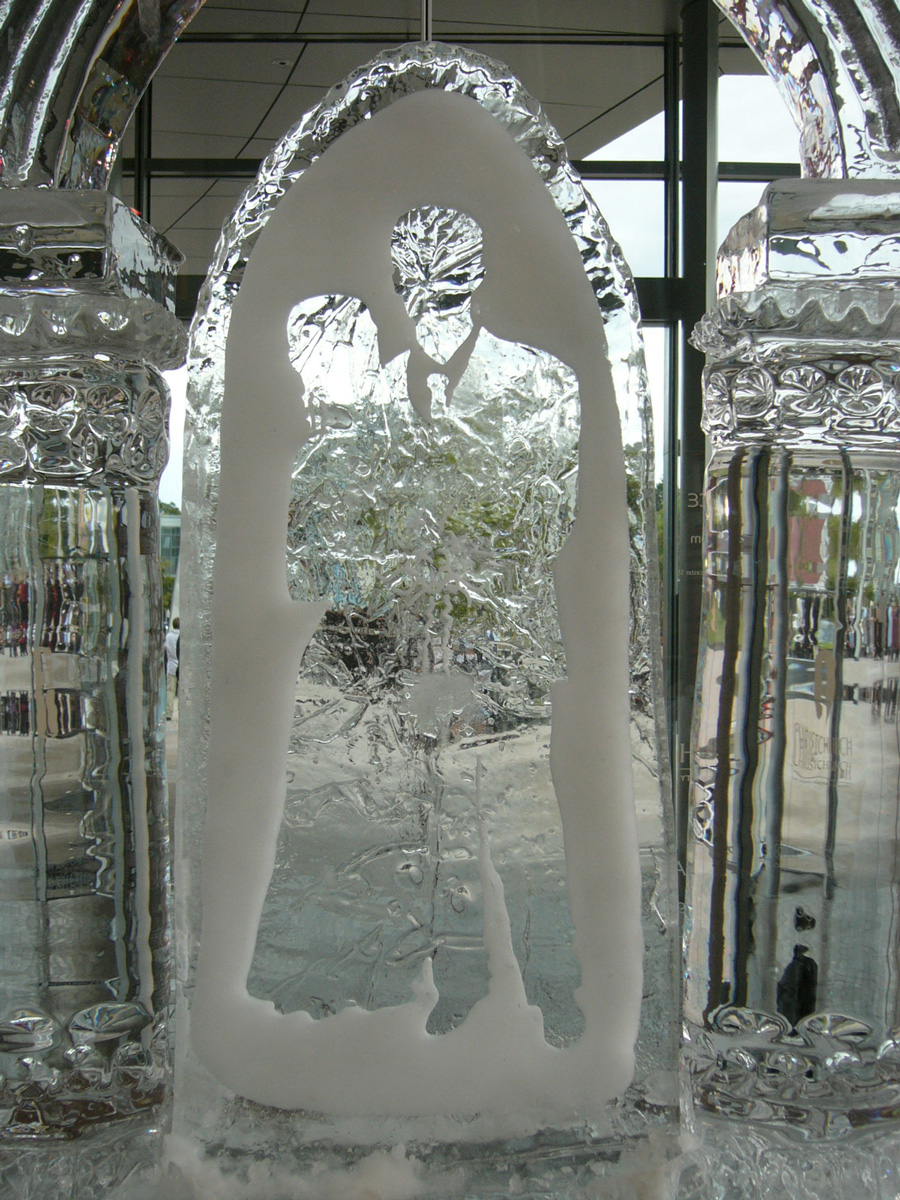 Ice Sculptures - Southern Ice Distributors | Drinking Ice | Salt Ice